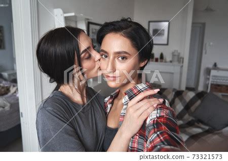 amatuer lesbian pictures